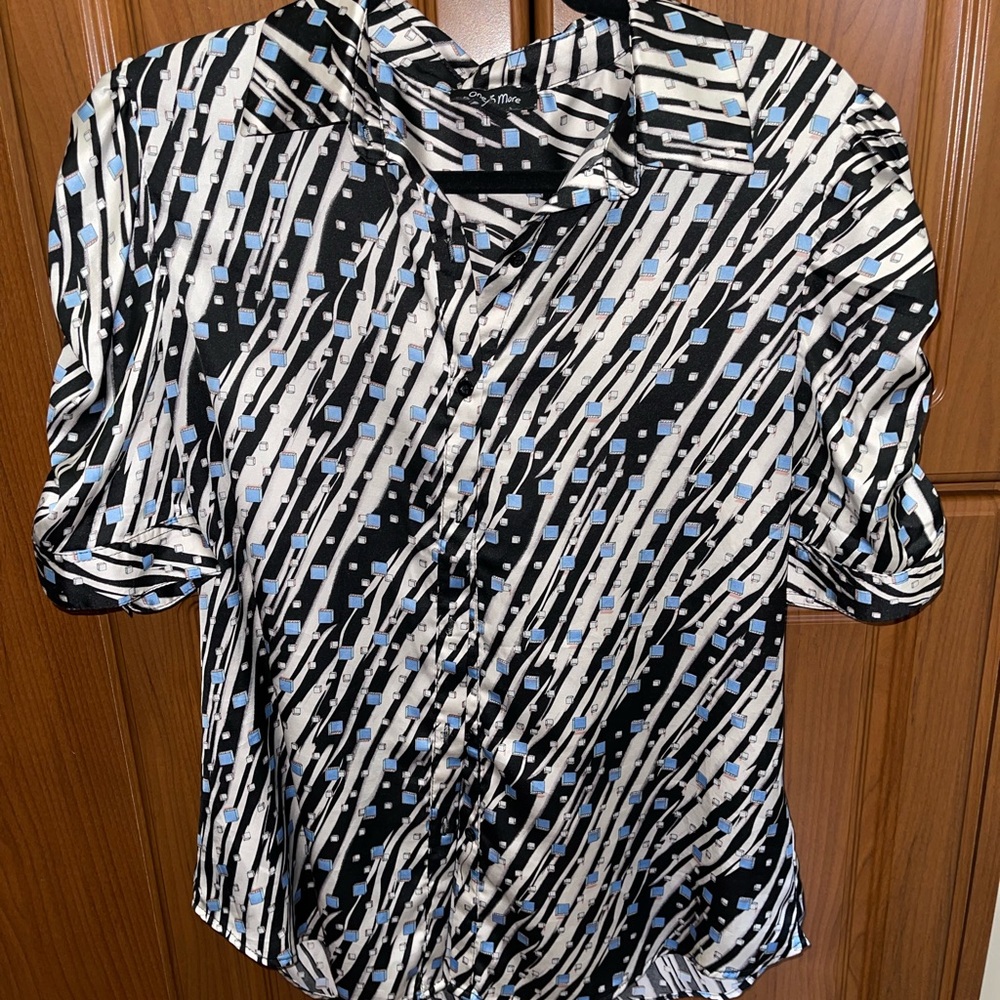 Black Blue and White Short Sleeve Button Down Shirt